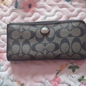 Coach wallet fullsize
